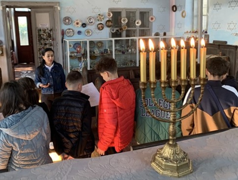 Students from Romania participating in My Hometown